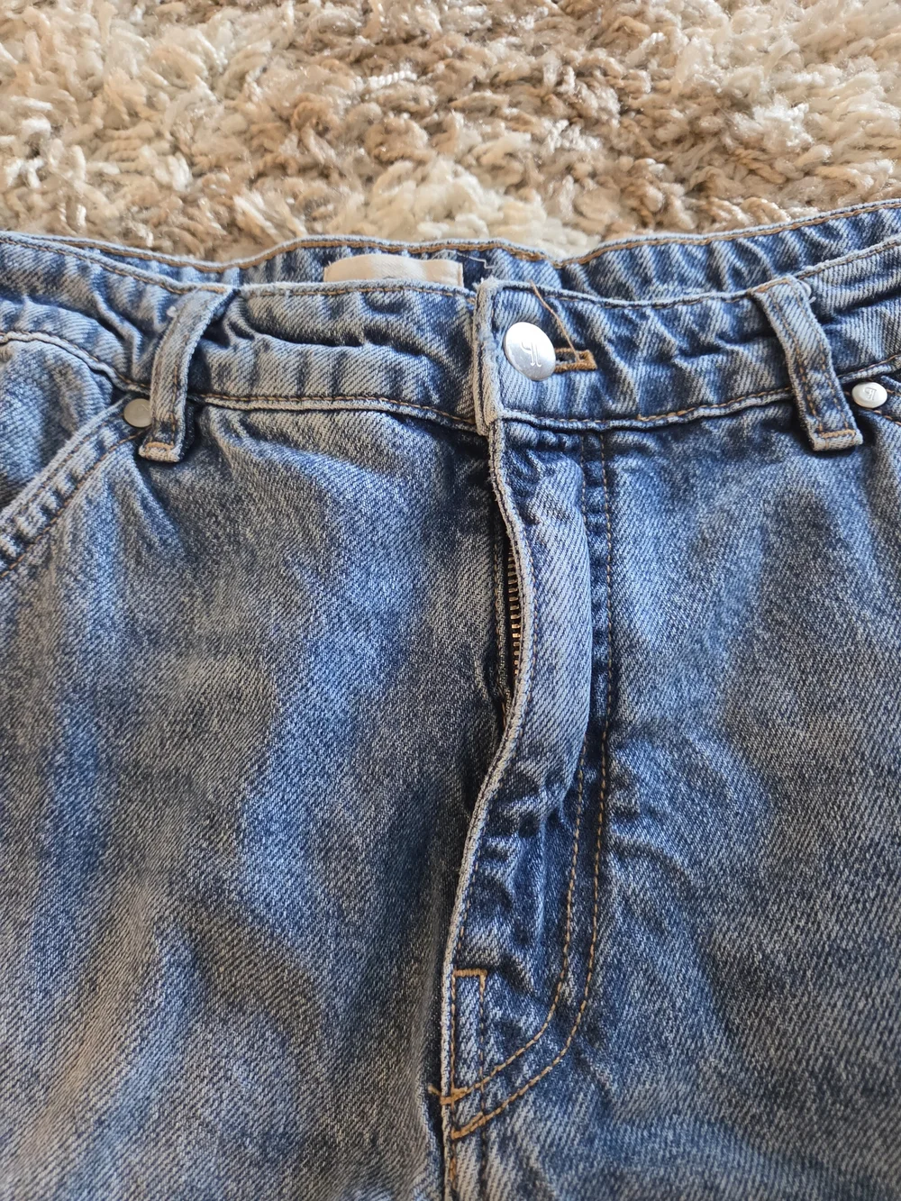 Pilcro Wide-Leg Jeans in Light Blue Wash - Picture 3 of 6